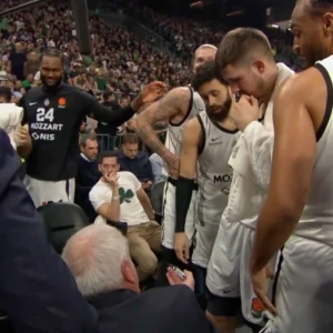 Το... λάθος του Μαρίνκοβιτς στο τάιμ άουτ που έκανε έξαλλο τον Ομπράντοβιτς (video)