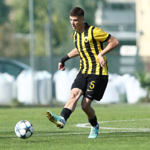 Αυτός είναι ο Σταύρος Ψυρόπουλος που πήρε ο Νίκολιτς στην αποστολή του ΑΕΚ-ΟΦΗ