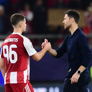 Ο Τσάμπι Αλόνσο έσταξε «μέλι» για τον Μουζακίτη - «Θα τον παρακολουθούμε...»