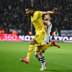 Ρόουζ: «Οι αποφάσεις του διαιτητή άλλαξαν την εικόνα του αγώνα»