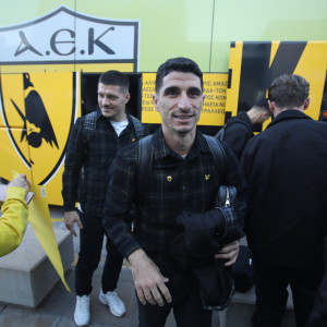 Με στόχο το τρίποντο η ΑΕΚ πέταξε για Σαμψούντα