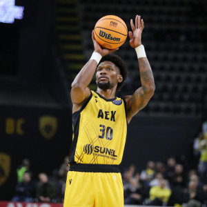 Η παρουσία του ατζέντη του Σίλβα στην Αθήνα και το «όλα είναι πιθανά» για το μέλλον του στην ΑΕΚ