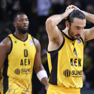 Βαρύ κλίμα και έντονος προβληματισμός στην ΑΕΚ μετά τη συντριβή από τον Παναθηναϊκό