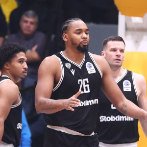 Έπος: Ο Μουρ έβαλε τρίποντο και ο κόσμος φώναζε «ΠΑΟΚ βάλε κι άλλο γκολ»