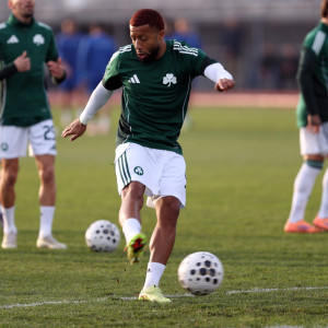 Ο Βιλένα επέστρεψε σε ματς του Παναθηναϊκού μετά από 486 μέρες με... ανανεωμένο λουκ