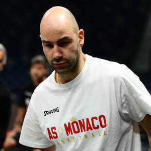 Το έχει ακόμα: Ο κόουτς Σπανούλης σε ρόλο... σουτέρ (video)