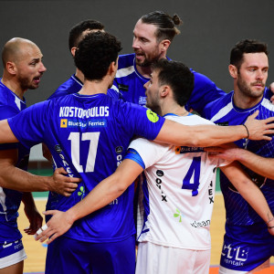 Τρομερή εντός έδρας νίκη του Φοίνικα Σύρου απέναντι στην Σομόν για το CEV Challenge Cup