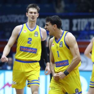 Το Περιστέρι «βύθισε» το... άχρωμο Μαρούσι