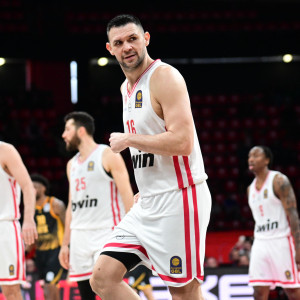 Ο Ολυμπιακός κέρδισε την ΑΕΚ του τρομερού Σίλβα για το 9/9 στην GBL