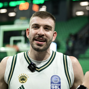 Ρογκαβόπουλος: «Δε θα σταματήσω να προσπαθώ και να σουτάρω ακόμα και αν τα χάνω»