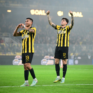 Η ΑΕΚ εκθέτει κόσμο και κοσμάκη