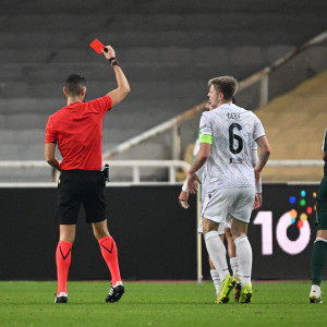 Η φάση της αποβολής του Γιεμέλκα στο Παναθηναϊκός - Βικτόρια Πλζεν (video)