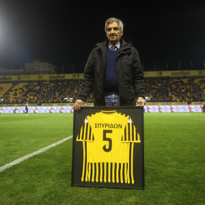 Τιμήθηκε πριν από το ντέρμπι ο θρυλικός «Ρίνγκο» του Αρη, Αγγελος Σπυρίδων