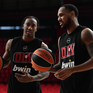 Η πρώτη ομαδική προπόνηση του Μόντε Μόρις με τον Ολυμπιακό