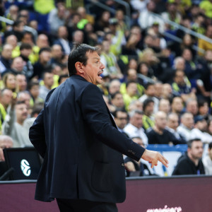 Ξέσπασμα Αταμάν: «10 χιλιάδες αμόρφωτοι έβριζαν εμένα και τη μητέρα μου»