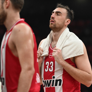 Μιλουτίνοφ: «Παίξαμε άθλια στην τελευταία περίοδο»