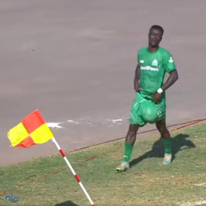 Αυτό είναι κάρτα; Ο πανηγυρισμός ποδοσφαιριστή με προκλητικά υπονοούμενα (video)