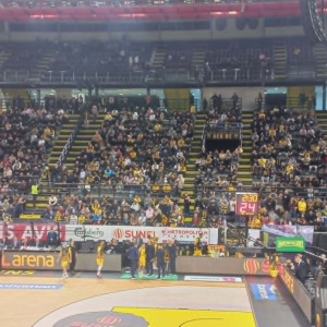 Δυναμική παρουσία του κόσμου της ΑΕΚ: Πάνω από 5.000 στη Sunel Arena