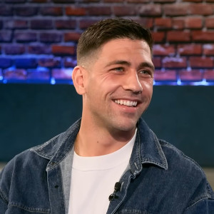 Τι σχέση έχει ο Τάσος Μπακασέτας με τον Σούπερμαν και τον Μάρλον Μπράντο; (videos)