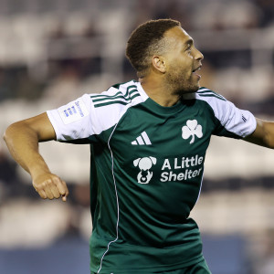 Ο Ντέσερς εκτός από τη συνέπεια στο γκολ, θα «ξεκλειδώσει» και το παιχνίδι του Μπακασέτα