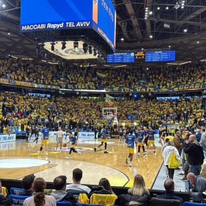 Η Euroleague επέστρεψε στο Ισραήλ και οι φίλοι της Μακάμπι γέμισαν τη Menora Mivtachim Arena