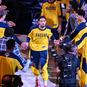 Ο Χαλιμπάρτον κάνει ντεμπούτο στη σεζόν, αλλά όχι ως παίκτης των Πέισερς