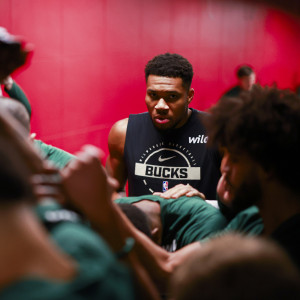 Αυτή είναι η οπτική του Αντετοκούνμπο: «Άλλοι βλέπουν πόρτα και θέλουν να φύγουν, εκείνος βλέπει τοίχο...»