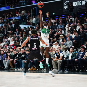 Η Ζαλγκίρις πέρασε από το Παρίσι και έμεινε ψηλά