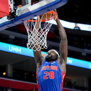 Συνεχίζουν ακάθεκτοι οι Πίστονς, ανεβαίνουν οι Μάβερικς