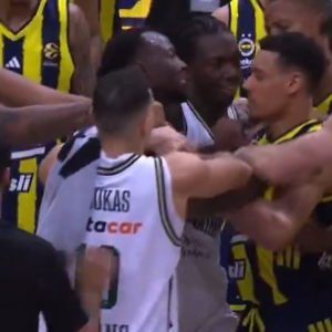 «Χοντρό» επεισόδιο Γκραντ με Μπόλντγουιν - Πιάστηκαν στα χέρια (video)