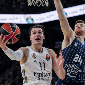 Με ηγέτη Χεζόνια η Ρεάλ Μαδρίτης πέρασε νικηφόρα από την Κωνσταντινούπολη κόντρα στην Εφές