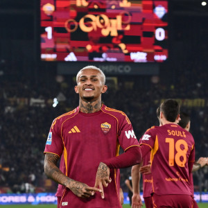 Με λυτρωτή τον Γουέσλι η Ρόμα κέρδισε την Κόμο και πλησίασε τη κορυφή