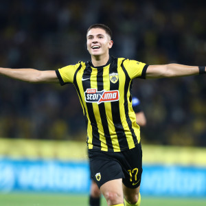 Πώς ο Καλοσκάμης έκλεισε στην ΑΕΚ τη στιγμή που βρισκόταν σε έναν γάμο