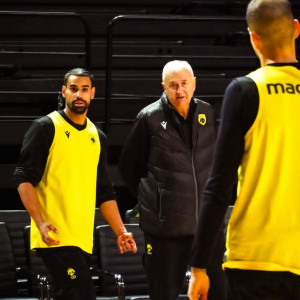 Με Κλαβέλ και Κατσίβελη η προπόνηση της ΑΕΚ ενόψει Λεβίτσε