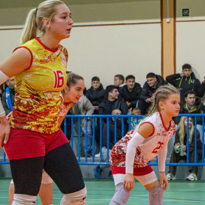 Εννιάχρονη έπαιξε σε αγώνα της Α2 βόλεϊ γυναικών στη Σκόπελο