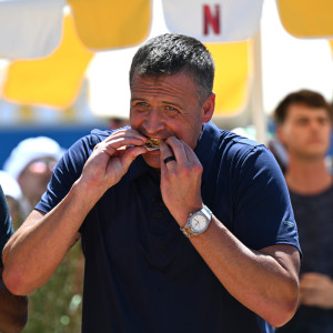 Ο «πιο μισητός άνθρωπος στον κόσμο» αγγίζει το όριό του - Αλκοόλ, ουσίες, καταχρήσεις και τώρα πουλάει ολυμπιακά μετάλλια για να ζήσει