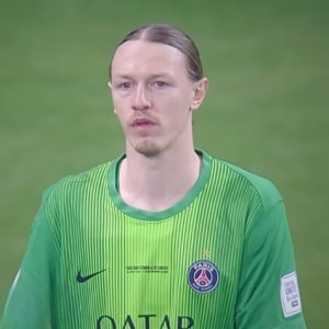 Η μυστηριώδης πετσέτα που λειτούργησε ως σκονάκι για να γίνει ήρωας ο Σαφόνοφ στα πέναλτι (video)