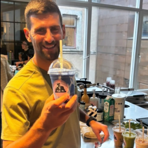 O Tζόκοβιτς… τρελάθηκε τελείως - Σηκώθηκε αξημέρωτα για τρέξιμο, μετά έριξε και μια βουτιά στα παγωμένα νερά (video)