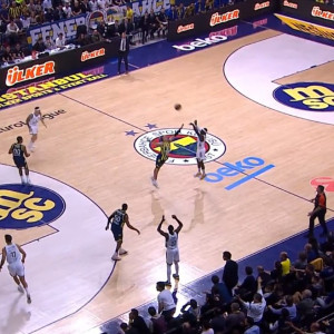 Τι έβαλε: Το ασύλληπτο τρίποντο του Ναν από... το ΟΑΚΑ κόντρα στη Φενέρμπαχτσε (video)