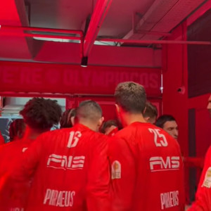 Η άλλη... όψη της νίκης του Ολυμπιακού κόντρα στην ΑΕΚ στο ΣΕΦ (video)