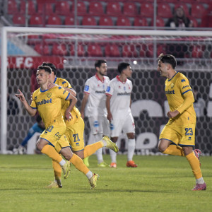 Ο Παναιτωλικός νίκησε τον κακό Πανσερραϊκό και «βλέπει» 8άδα