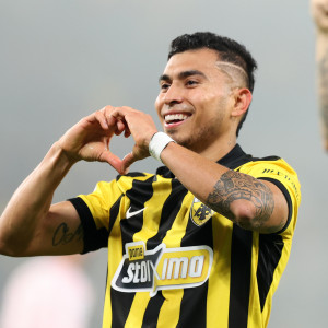 Το απόλυτο build up - Η ΑΕΚ έκρυψε την μπάλα με οκτώ πάσες πριν τη «ζωγραφιά» του Πινέδα