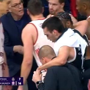 Σοκ με Ποκουσέφσκι - Τραυματίστηκε και τον κουβάλησαν για να βγει από το παρκέ! (video)