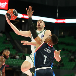 Ο τρομερός Ρογκαβόπουλος τα «έσταζε» από παντού και ο Παναθηναϊκός ξέσπασε στον Πανιώνιο!