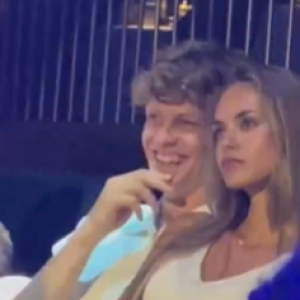 Ο Σίνερ απόλαυσε τη νυχτερινή ζωή του Ντουμπάι πριν δει από κοντά τον «τελικό» της F1