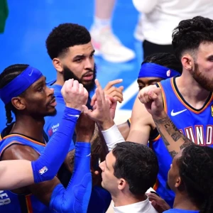 Θάντερ και Σπερς προκρίθηκαν στα ημιτελικά του NBA Cup