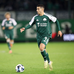 Ο Μπενίτεθ σκέφτεται να επαναφέρει το 3-4-2-1 κόντρα στην Πλζεν με τον Ζαρουρί φουλ μπακ