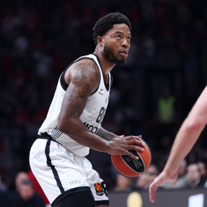 Ταϊρίκ Τζόουνς: Η οικογενειακή τραγωδία, το τατουάζ της ζωής του και η ιστορία πίσω από τον αριθμό 88