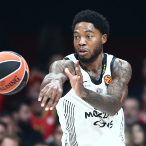 Στα άκρα Παρτίζαν και Τζόουνς: Δεν ταξίδεψε στο Κάουνας, τα πάντα στον αέρα για το μέλλον του