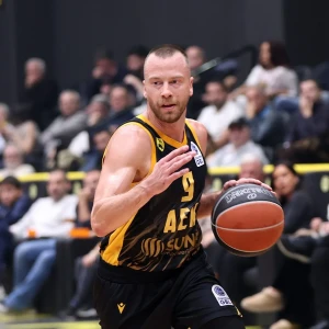 «Μέσα» ο Λεκαβίτσιους, εκτός ο Κατσίβελης για την ΑΕΚ κόντρα στη Μύκονο